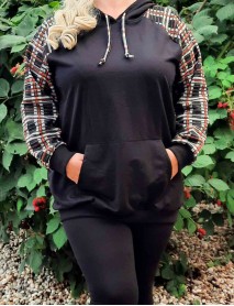 ČIERNA MIKINA S KAPUCŇOU S VRECKAMI - WOMANARY - HNEDÉ KOCKY - 2XL/3XL